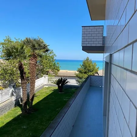 فندق مبيت وإفطار Del Palazzo بيسكارا