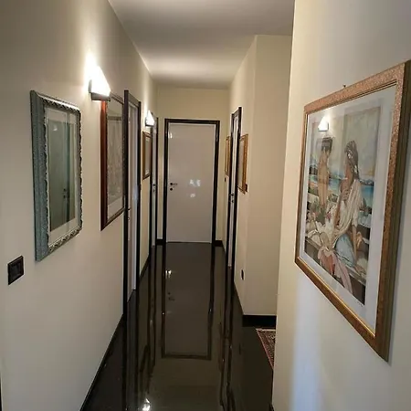 Del Palazzo فندق مبيت وإفطار *